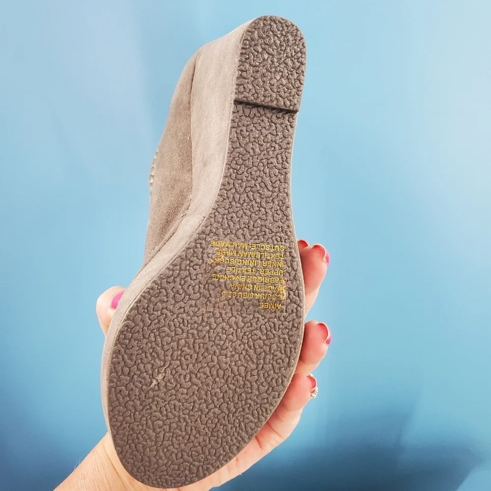 NEW! Shoe Dazzle grey wedge booties 9